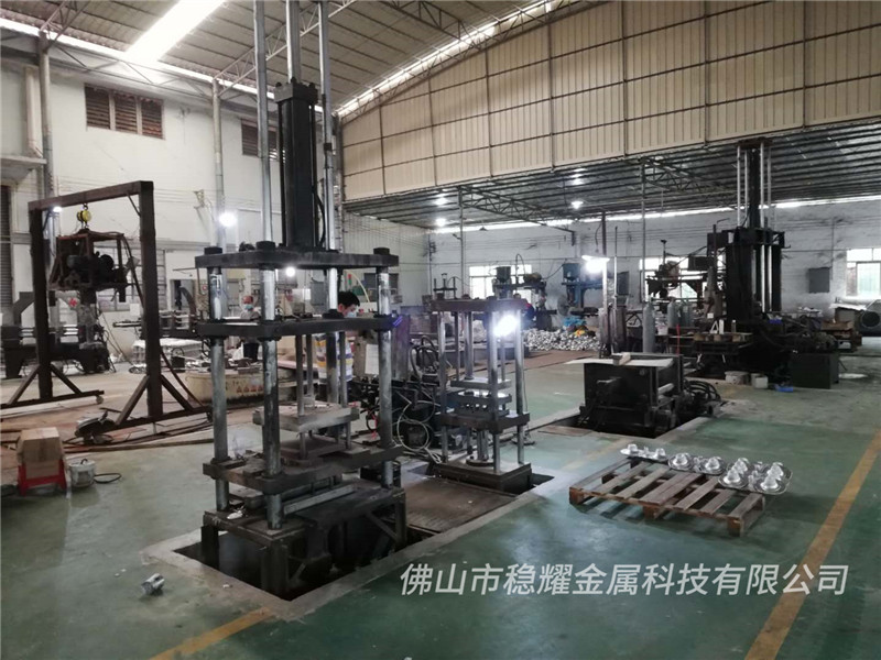 鑄造設(shè)備
